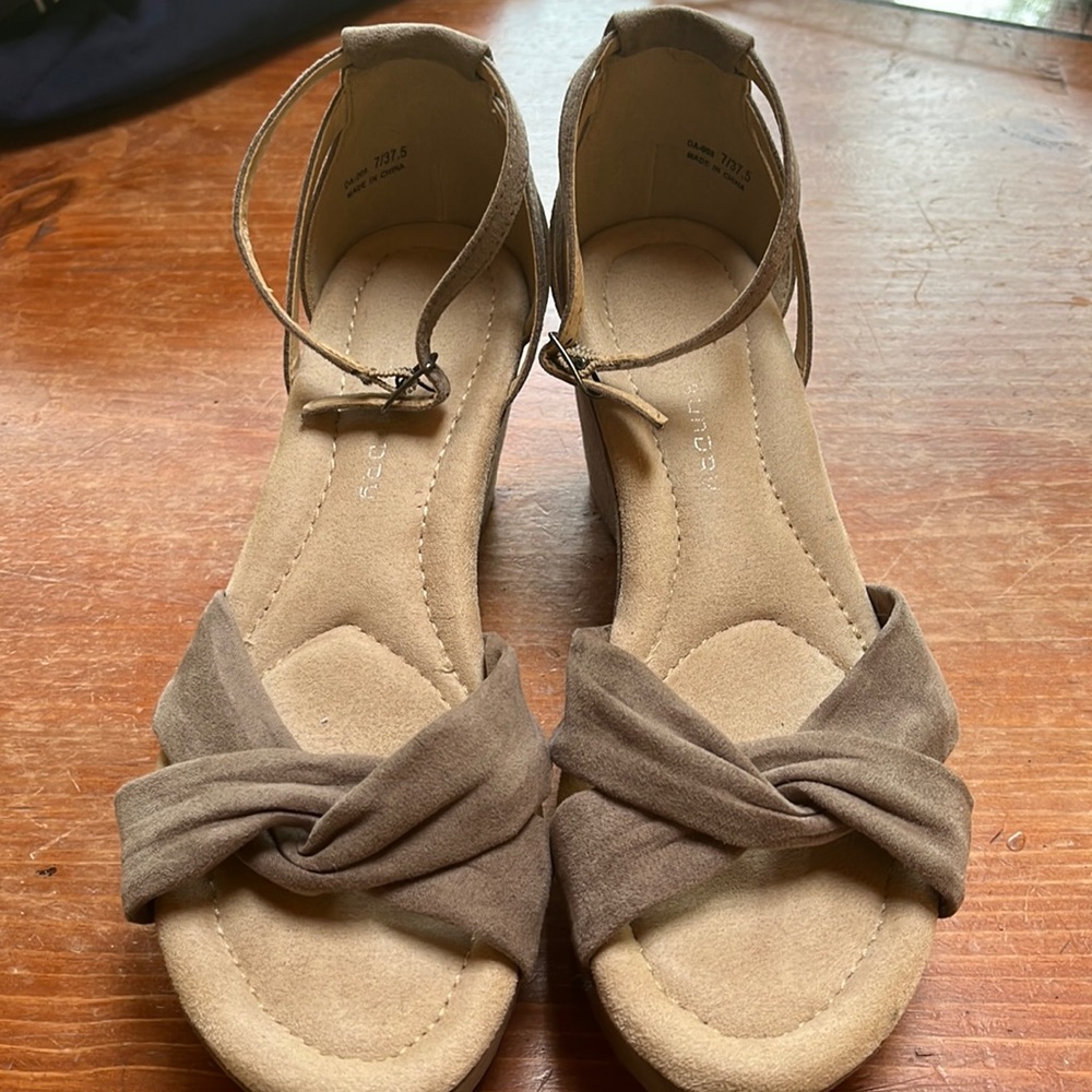 Chinese Laundry suede like platform sanders